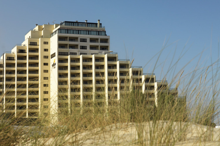 yellow-praia-monte-gordo-9691f75d1a65fb86.jpeg