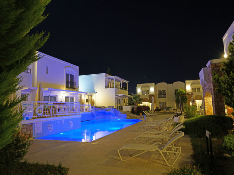 COSTA SARIYAZ