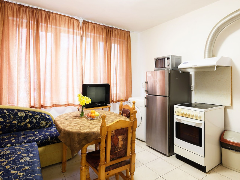 SAMUIL APARTMENTS