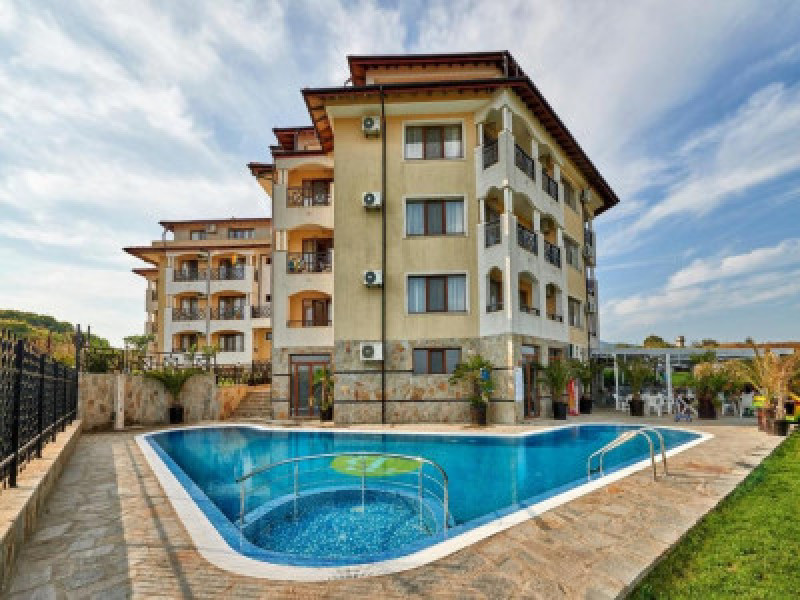 TOMAS RESIDENCE