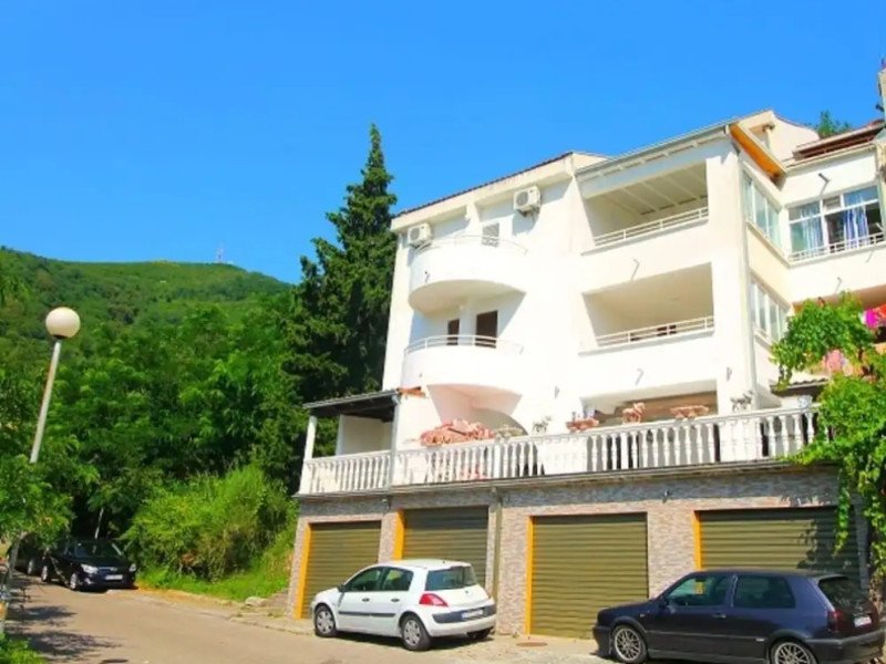 2 Bdr Seaview Apartment Budva