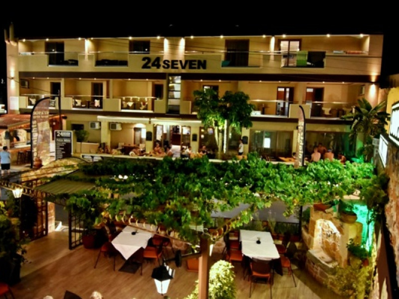 24Seven Malia