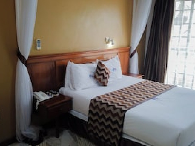 67 AIRPORT HOTEL