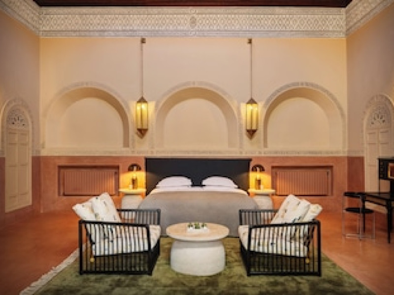 72 HOTEL & SPA