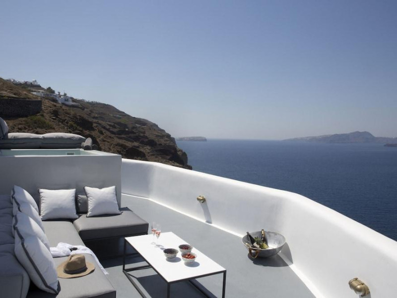 Akrotiri Cove