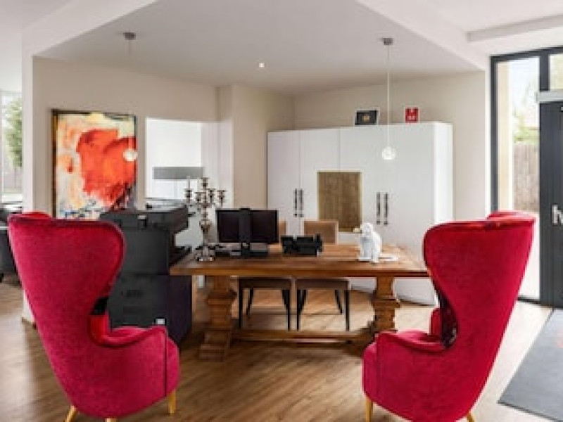 AMEDIA LUXURY SUITES