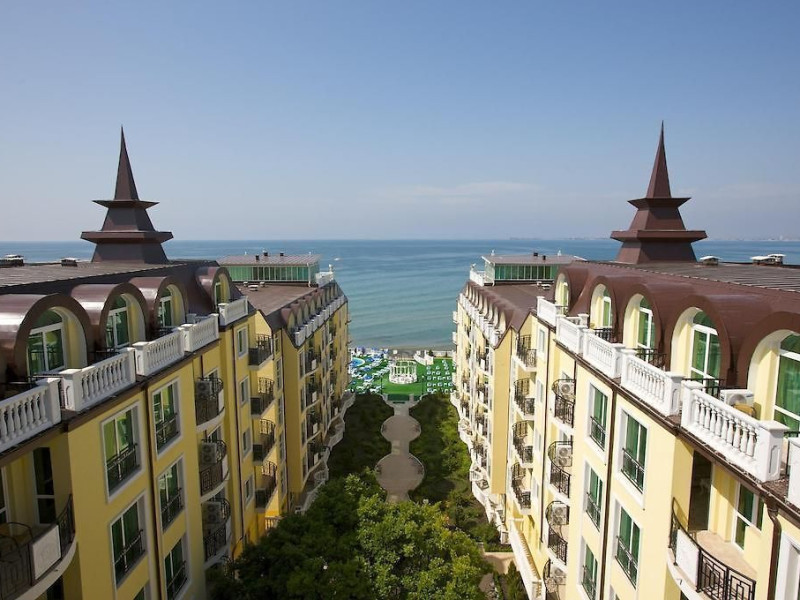 AMORE BEACH