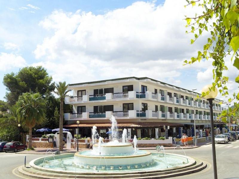 Apartamentos Cala LLonga Playa Ibiza