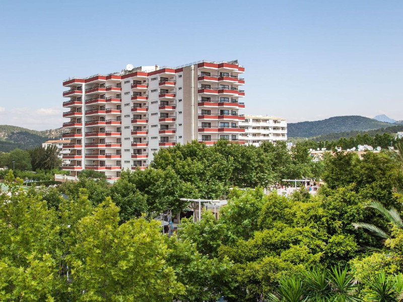 APARTAMENTOS SOL Y VERA