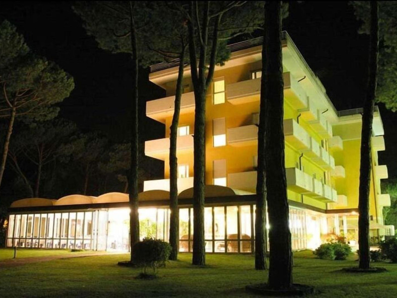 APARTHOTEL LA PINETA