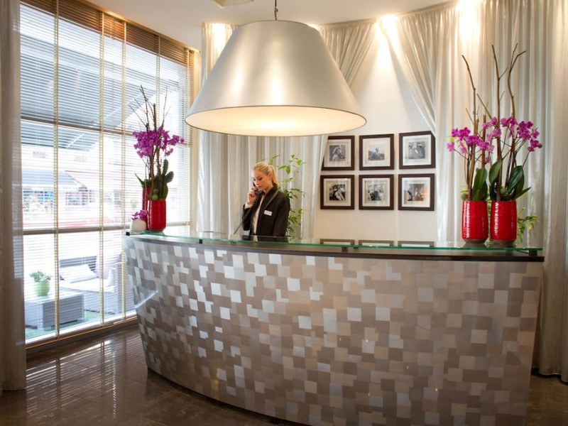 AUTEUIL HOTEL