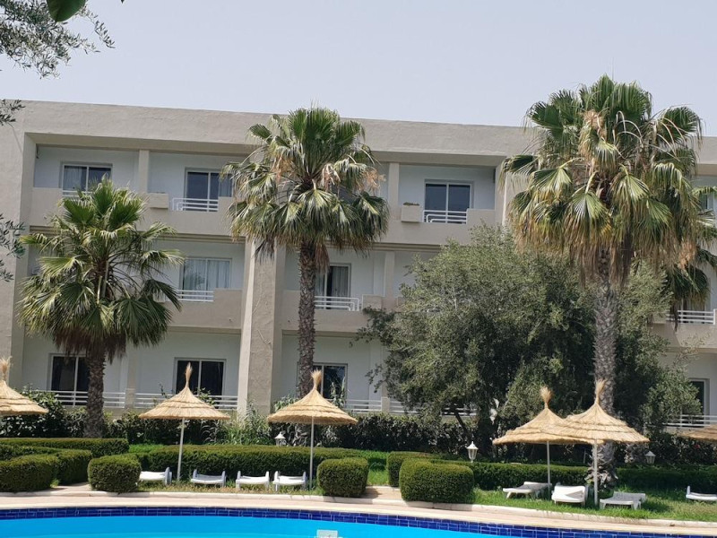 Azur Plaza