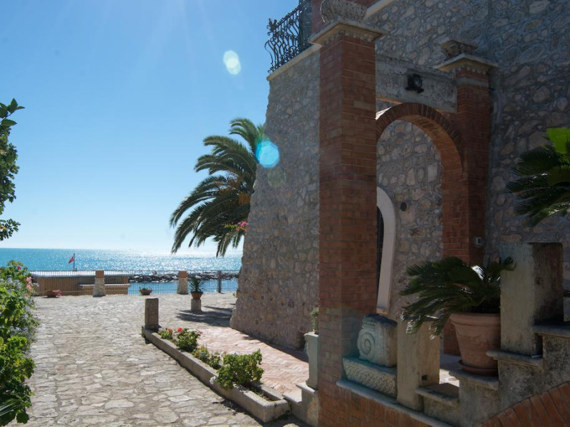 B & B Torre Saracena