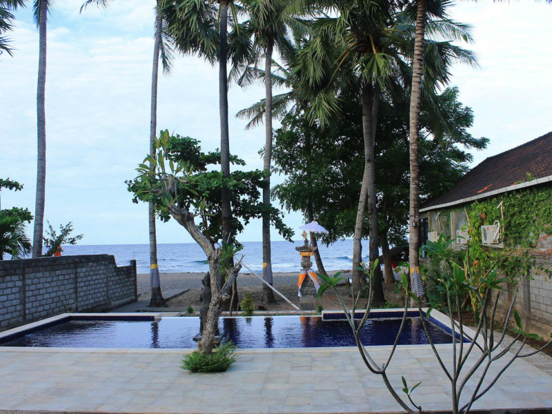 Bintang Beach Villas