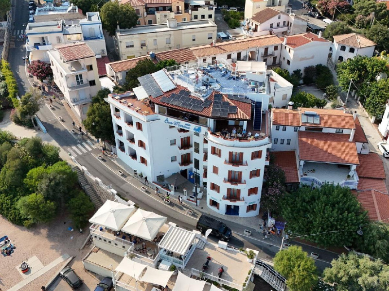 Bue Marino Hotel & Rooftop Bar