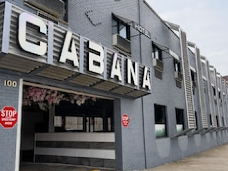 CABANA HOTEL YANKEE STADIUM