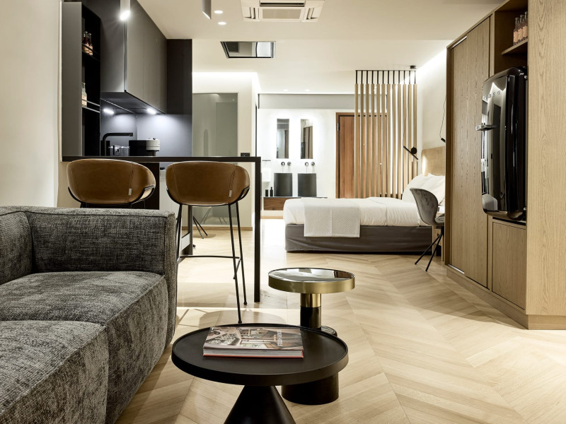 Cama Luxury Suites Kavouri