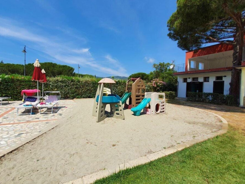 Camping Lacona Pineta
