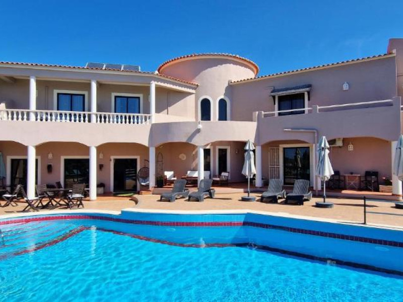 CASA ROSA MONTES
