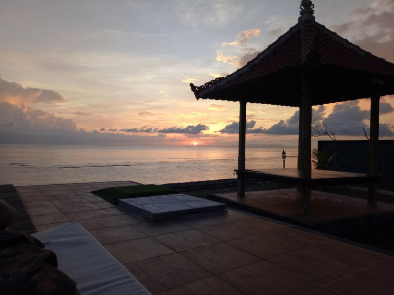 Cave Beach Bungalow