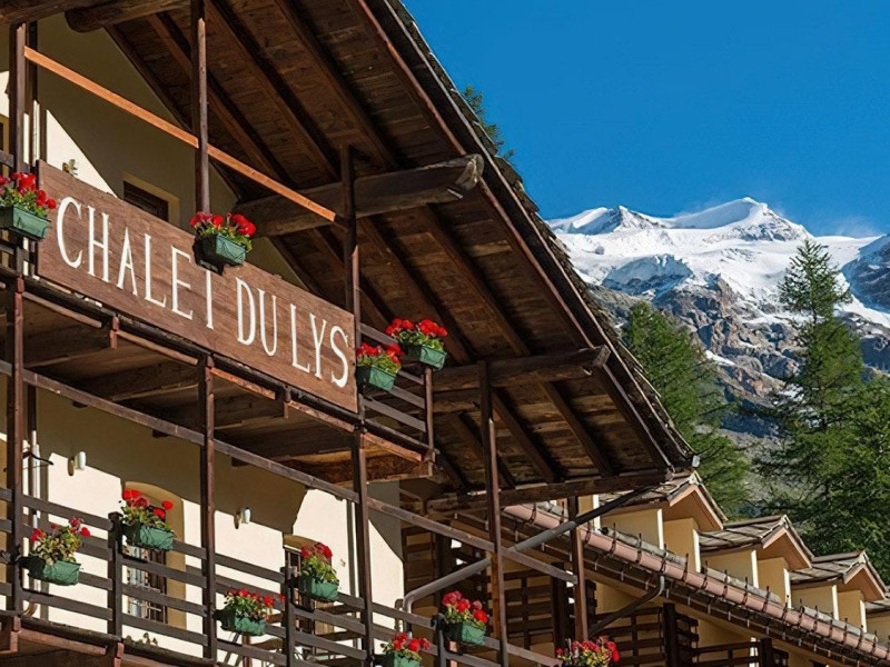 Chalet Du Lys Hotel & Spa