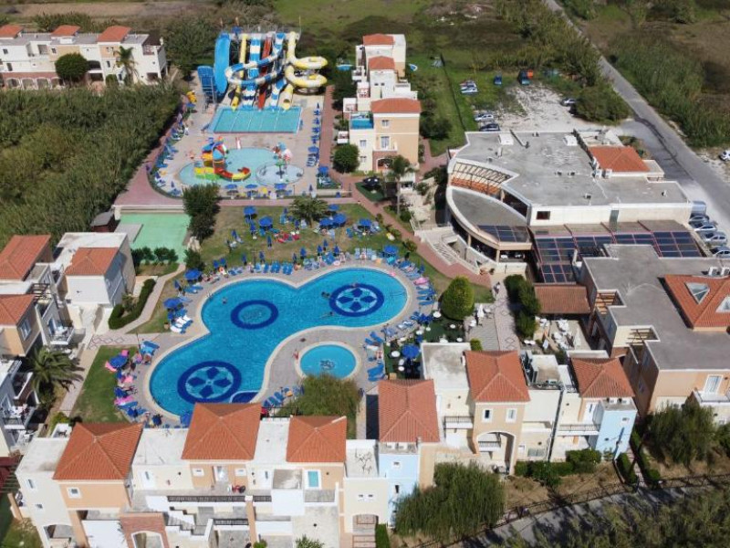 CHRISPY WORLD Hotel & Resort  Water Park