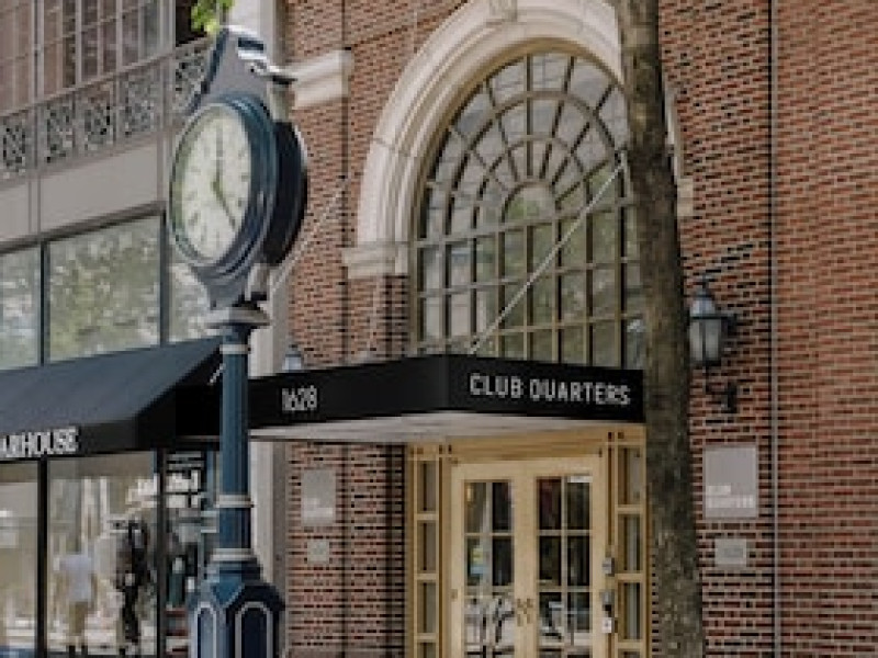 CLUB QUARTERS IN PHILADELPHIA