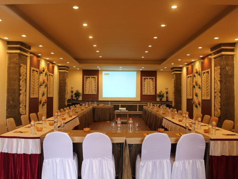 CLV Hotel & Villas