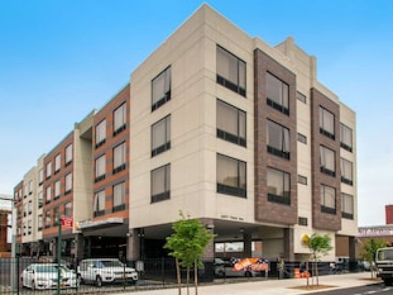 COMFORT INN & SUITES NEAR STADIUM