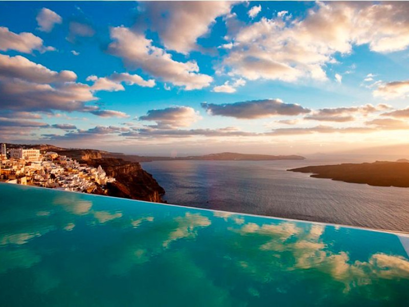 Cosmopolitan Suites Santorini