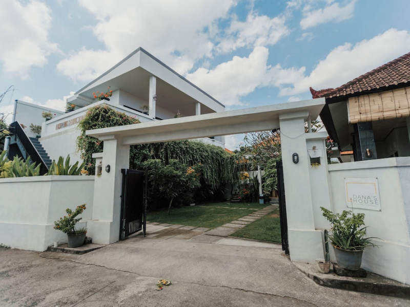 Dana's House