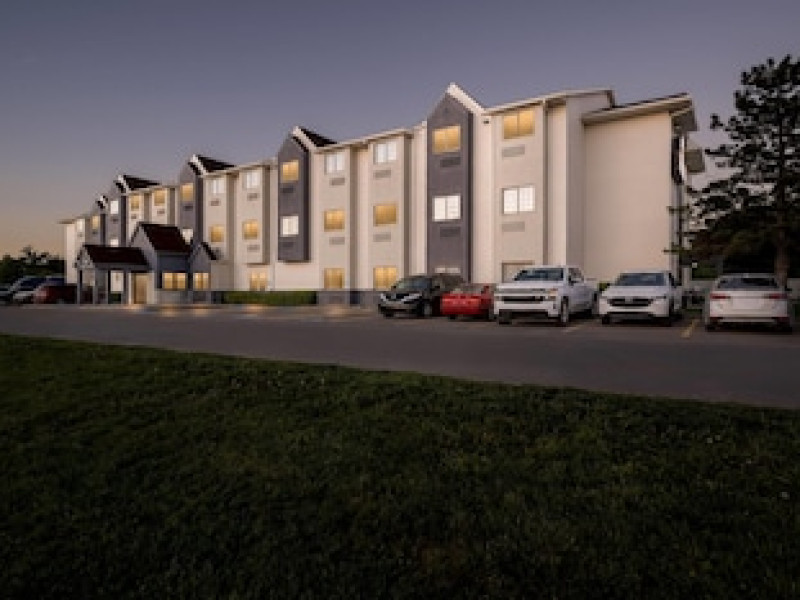 DAYS INN BY WYNDHAM NEAR KANSAS SPEEDWAY