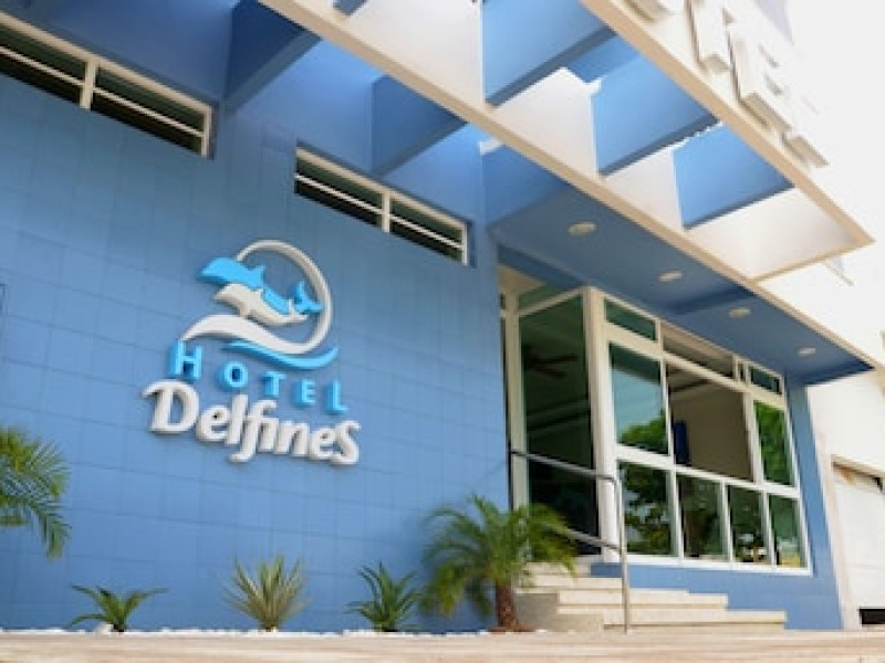 DELFINES