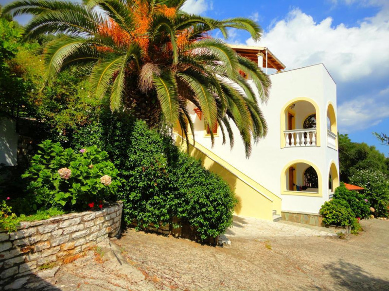Dionysos Apartments