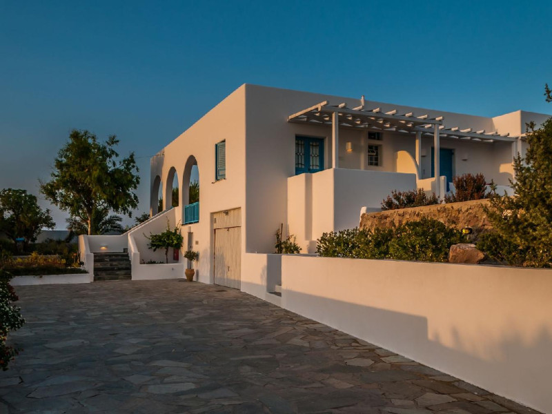 Eiriana Luxury Suites
