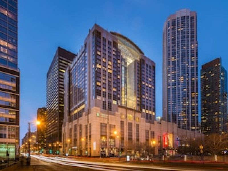 EMBASSY SUITES CHICAGO DOWNTOWN MAGNIFICENT MILE