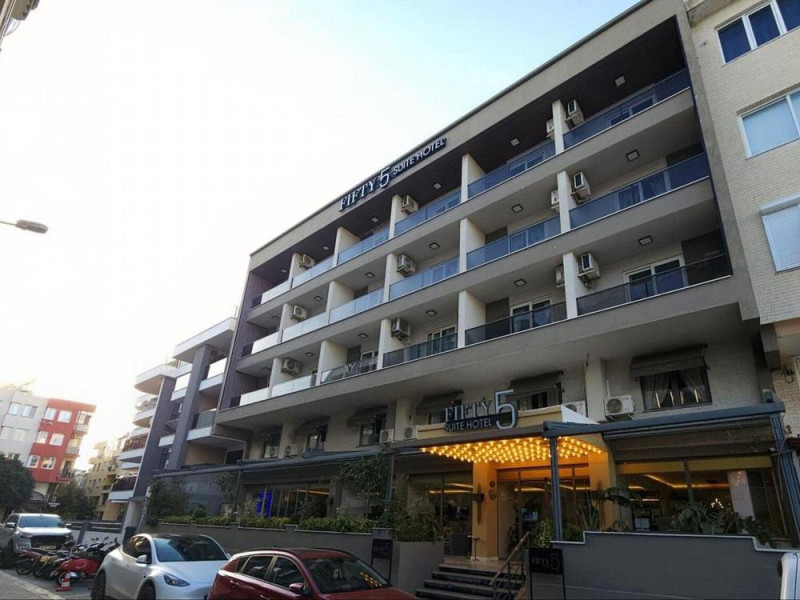 FIFTY5 Suite Hotel