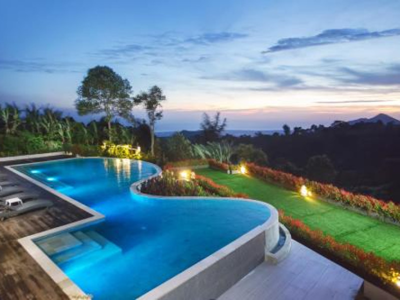 Giriwood Hotel & Villa