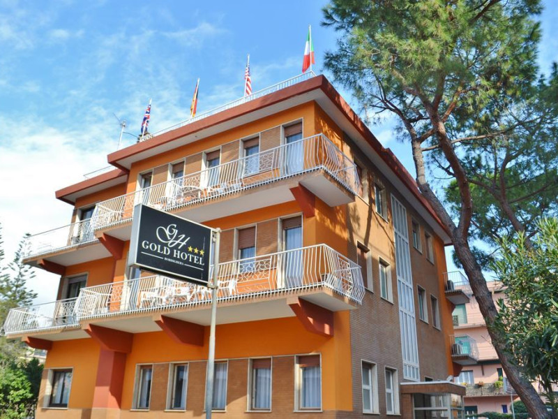 Gold Hotel