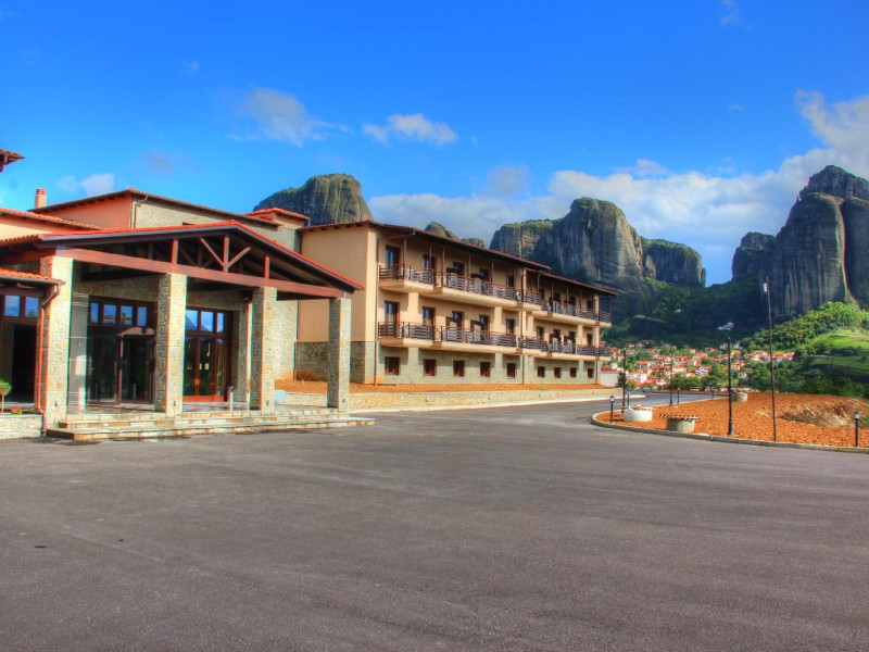 Grand Meteora Hotel