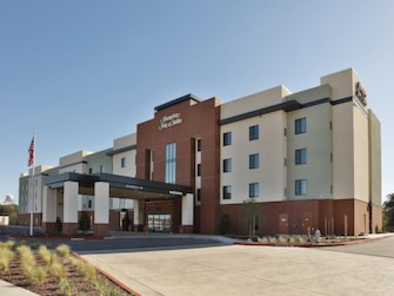 HAMPTON INN & SUITES SACRAMENTO AT CSUS