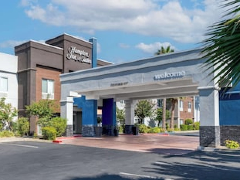 HAMPTON INN & SUITES SACRAMENTO-CAL EXPO