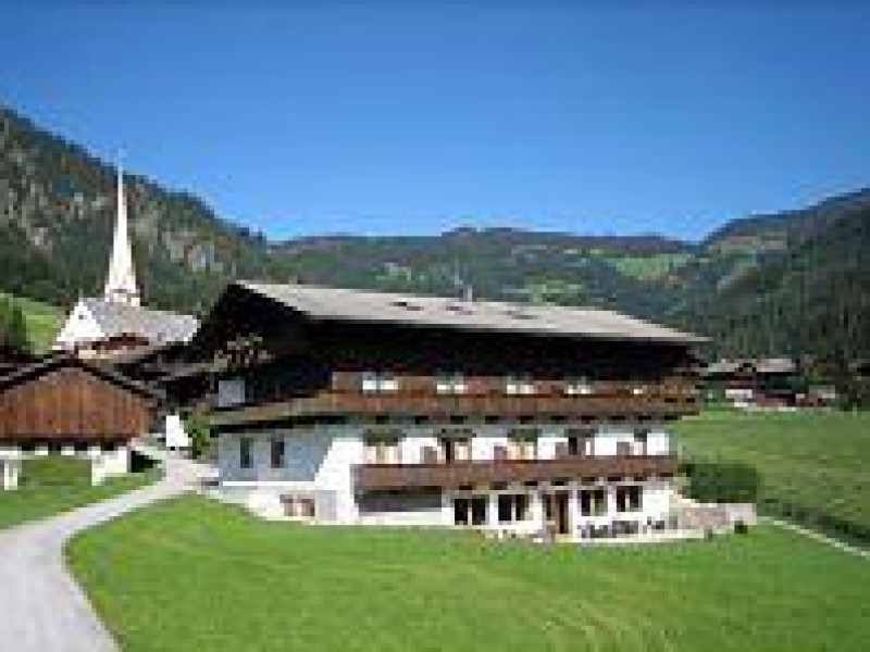 HAUS ANDREAS & ROßSTALL