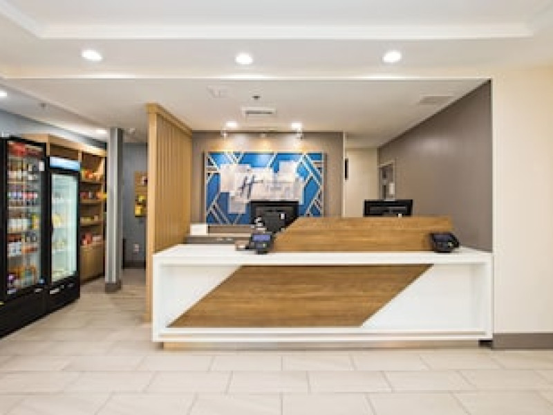 HOLIDAY INN EXPRESS HOTEL & SUITES SACRAMENTO NE CAL EXPO