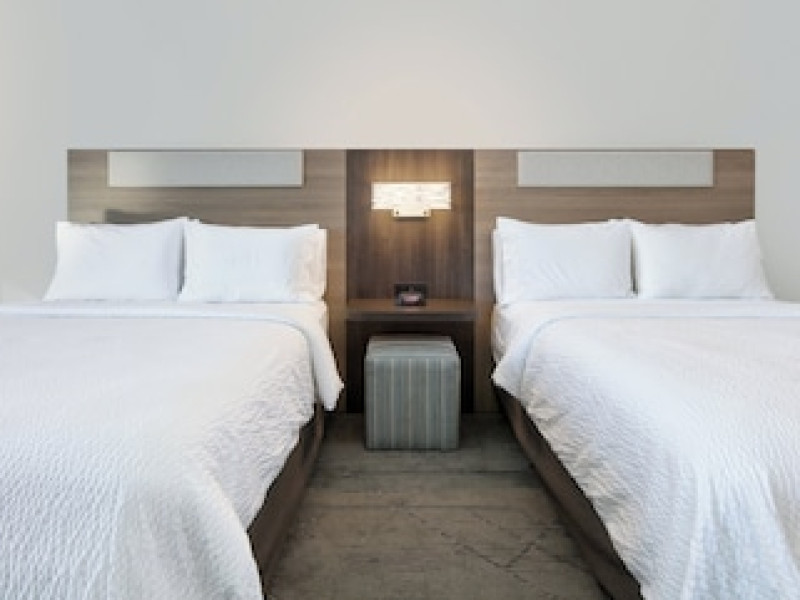 HOLIDAY INN EXPRESS & SUITES NORTH DALLAS AT PRESTON