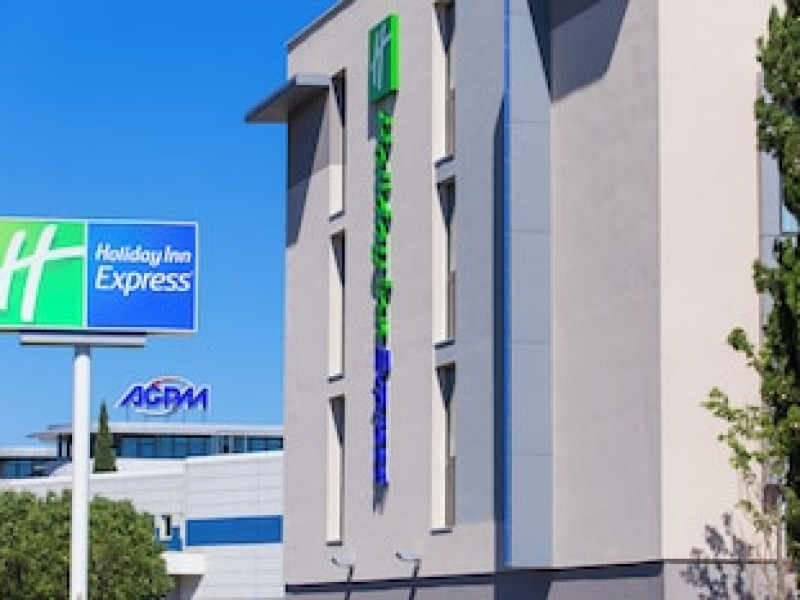 HOLIDAY INN EXPRESS TOULON - EST
