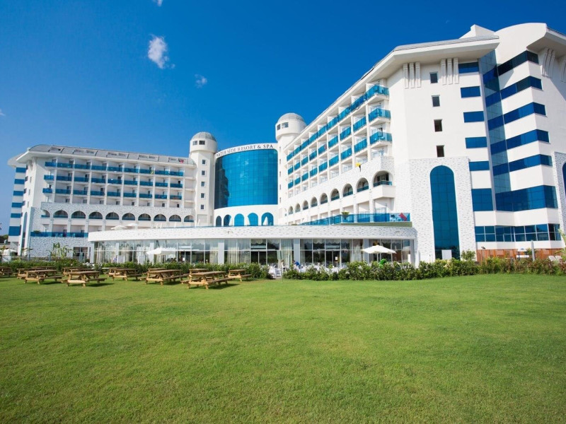 Water Side Resort and Spa
