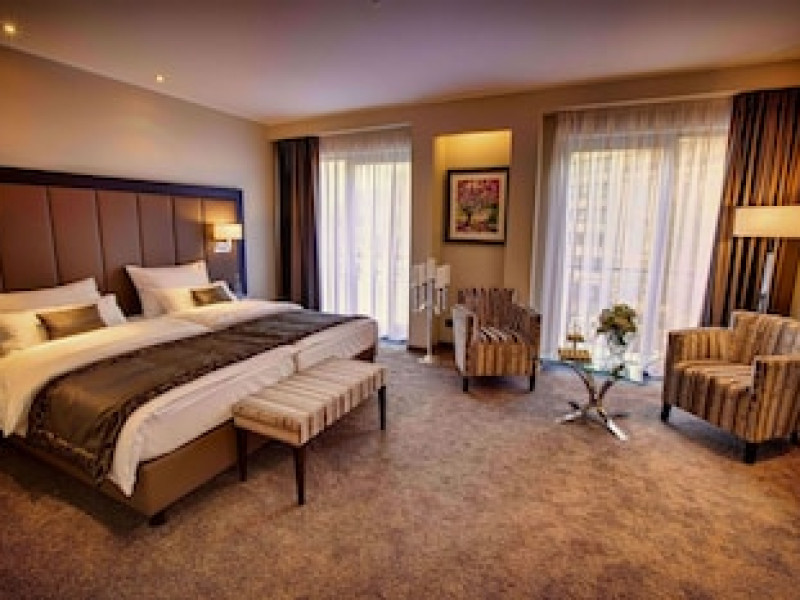 HOTEL FAVOR