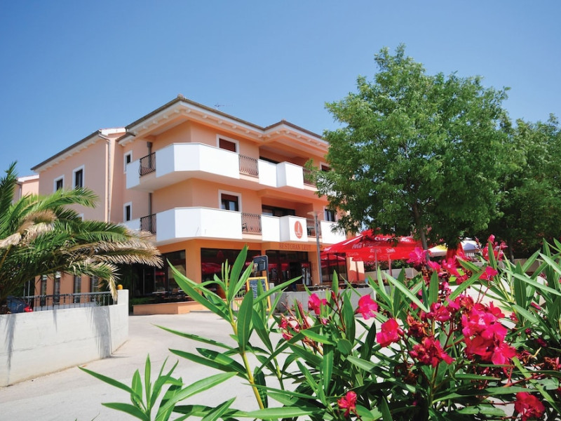 Hotel Laguna