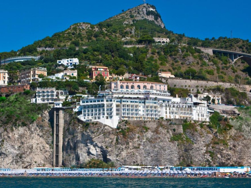 Hotel Lloyd's Baia